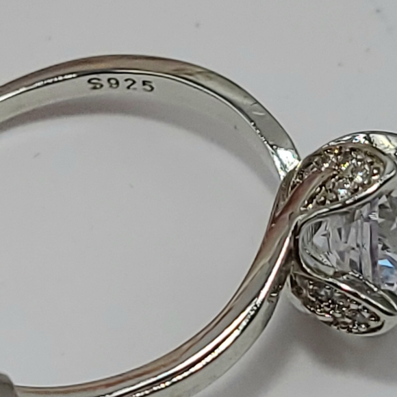 18K white gold size 9 engagement ring 2 carat - Picture 3 of 4